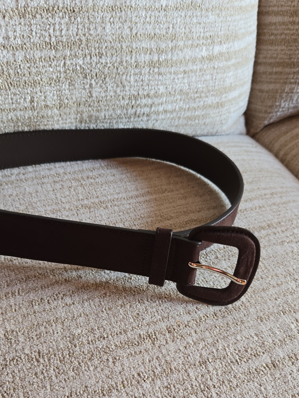 Med, Classic Women's Dark Brown Faux Suede Belt with Gold Buckle